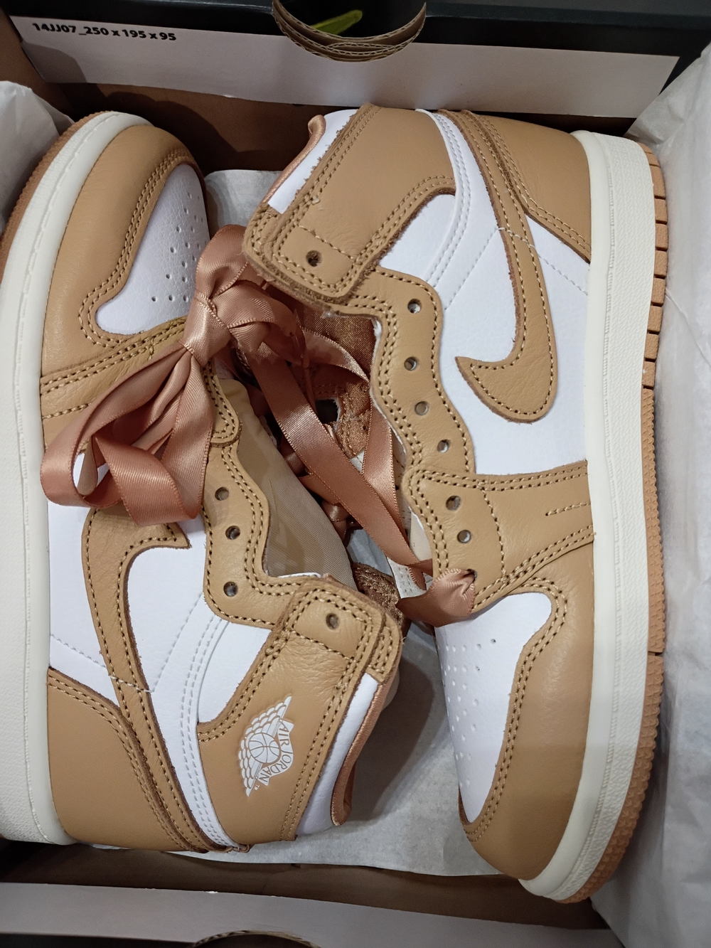 Jordan 1 Retro High OG Girls Sneakers in White and Praline Size 2 New